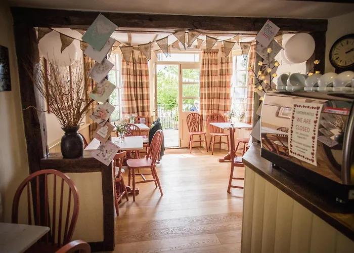 Swan House Tea Room And Bed & Breakfast
